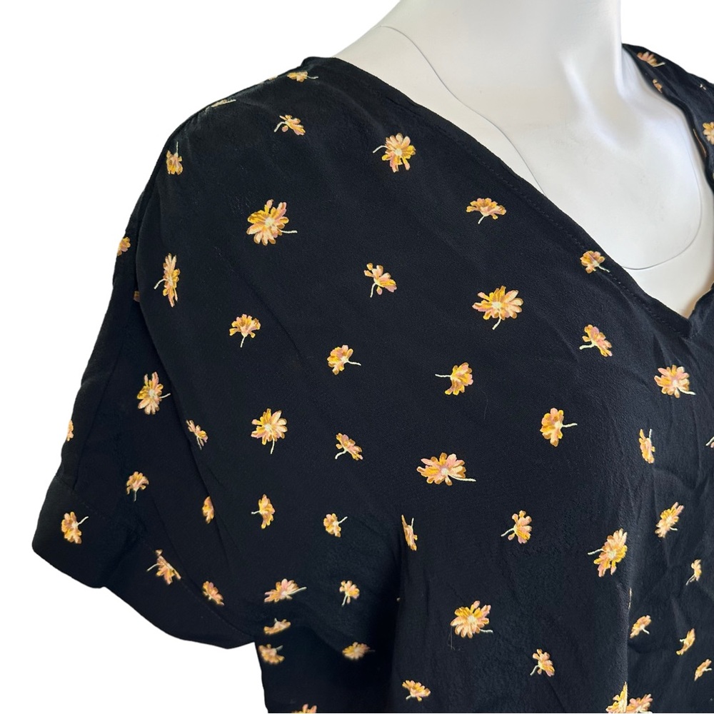 Madewell Drapey V-Neck Button-Back Top In French Daisies S - Picture 3 of 7